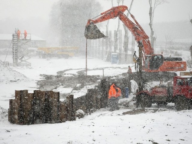 Prace przy budowie gazociągu w okolicy słupskiej obwodnicy spowodowały uszkodzenie nawierzchni. Inwestor zapewniał wcześniej, że to niemożliwe.