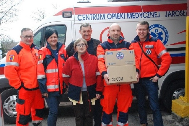 Polscy ratownicy przekazali na Ukrainę lekarstwa i środki opatrunkowe.
