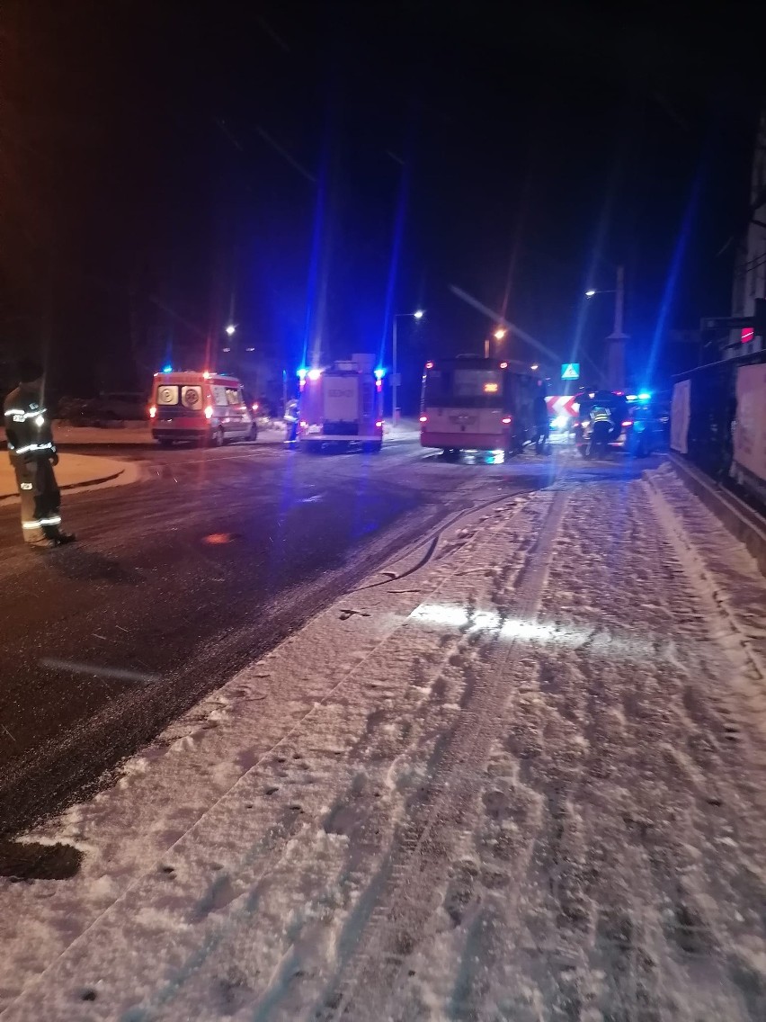 Na przejściu dla pieszych potrącona została kobieta w ciąży.