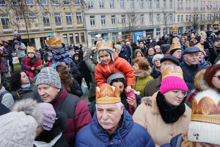 6 stycznia obchodzone jest w Kościele katolickim święto...