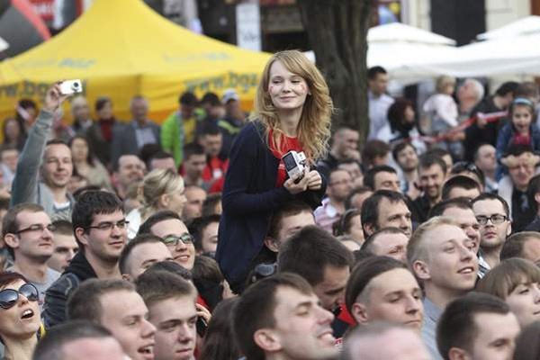 Fani siatkówki zapełnili rzeszowski Rynek.