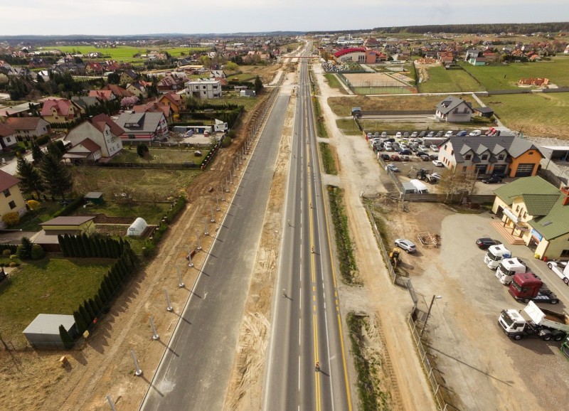 Kładka dla pieszych w Bilczy nad obwodnicą Morawicy będzie udostępniona wcześniej (ZDJĘCIA)