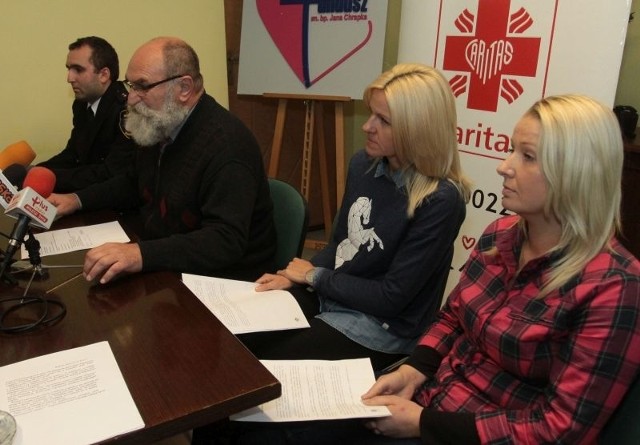 O sytuacji bezdomnych informowali przedstawiciele straży miejskiej, placówek dla bezdomnych  w Radomiu i streetworkerki.