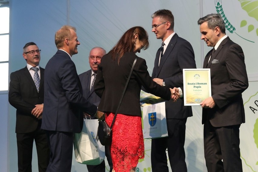 Laureaci z powiatu kieleckiego na gali Rolnik Roku 2018 w Kielcach. Tak odbierali laury i się bawili                                 