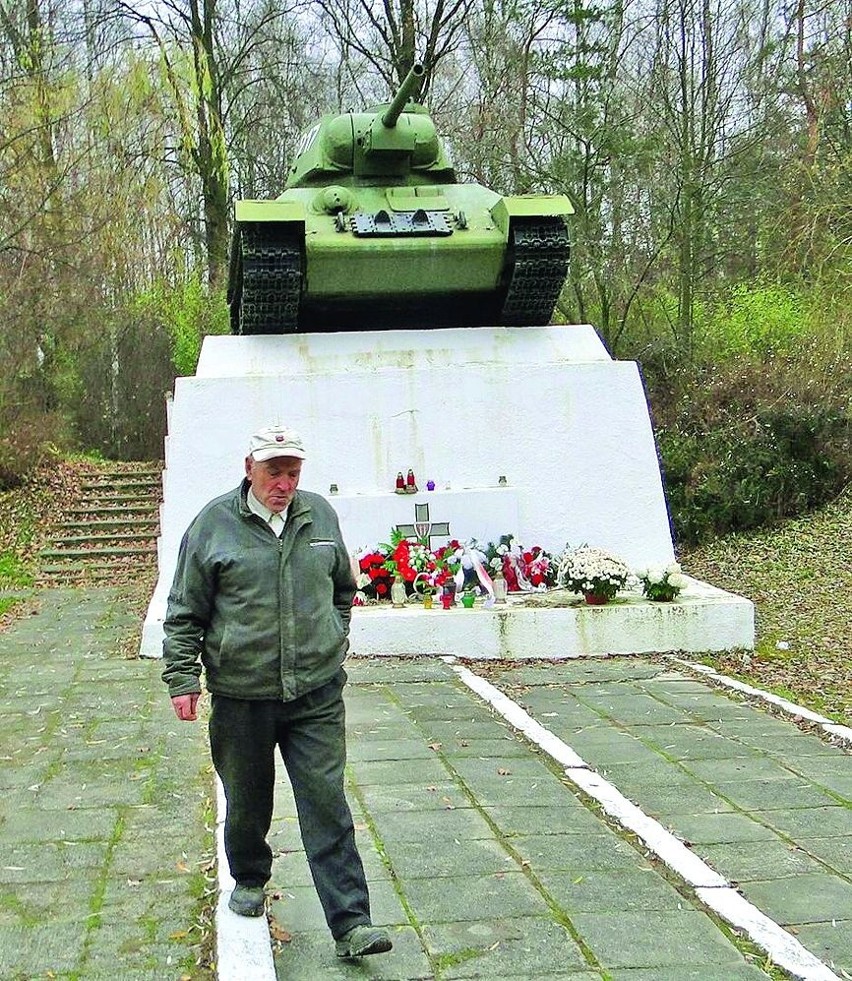 Pod pomnikiem bitwy pod Studziankami w 1944 roku  bywał też...