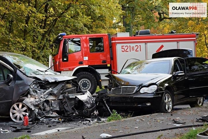 Wypadek pod Wrocławiem. Lądował helikopter LPR [ZDJĘCIA]