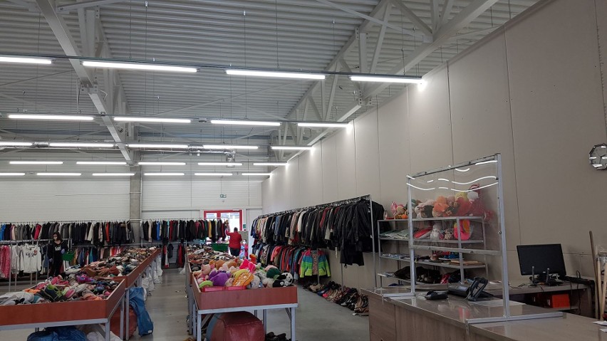 Wielki sklep z odzieżą używaną "Tekstylowo" otwarty w środę 13 maja w Mielcu