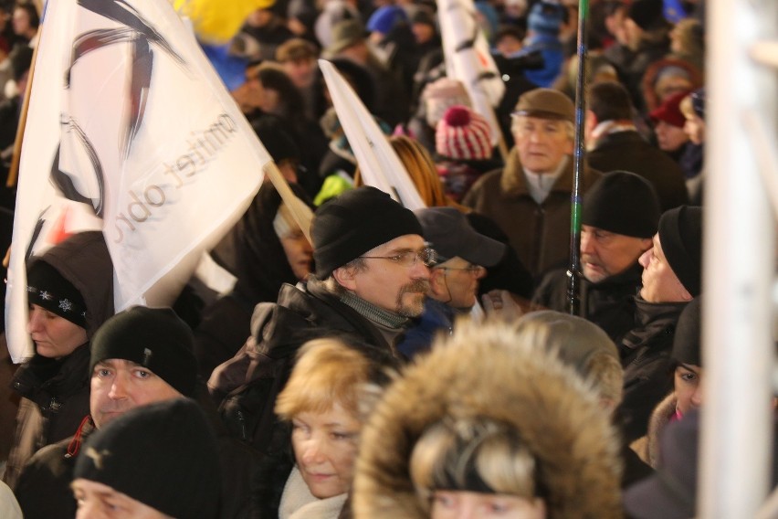 Demonstracja przeciw PiS w Katowicach 13 grudnia 2016