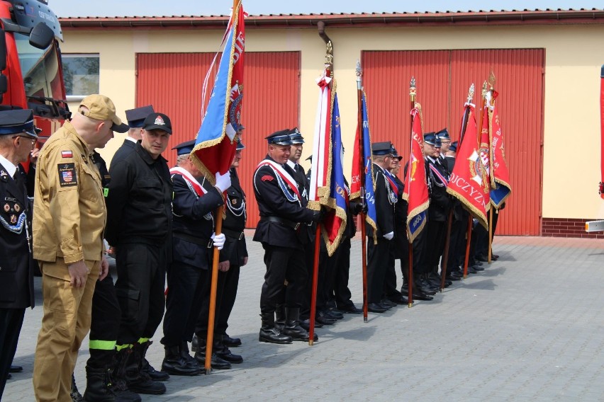 Powiatowe obchody Dnia Strażaka w Opatowie. Wręczono odznaczenia strażakom. Zobacz zdjęcia