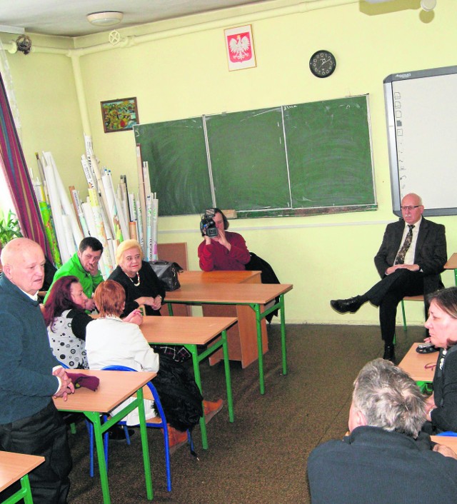 Prezes Janusz Paszkowski (w garniturze po prawej) mówił, że jego związek może przejąć szkołę zawodową w Zakopanem.