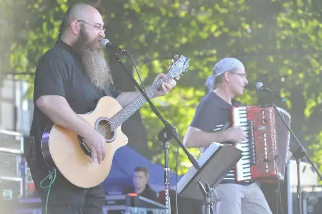 Koncertowy weekend w Słupsku – sprawdź, kto zagra w piątek, sobotę i niedzielę. Na zdjęciu zespół Handszpaki, który wystąpi podczas Garden Party u Karola.