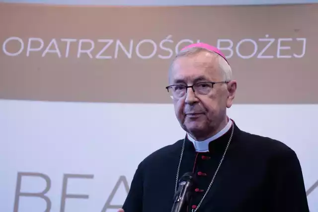 Jednym z adresatów zawiadomienia jest obecny metropolita poznański i przewodniczący Konferencji Episkopatu Polski, abp Stanisław Gądecki.