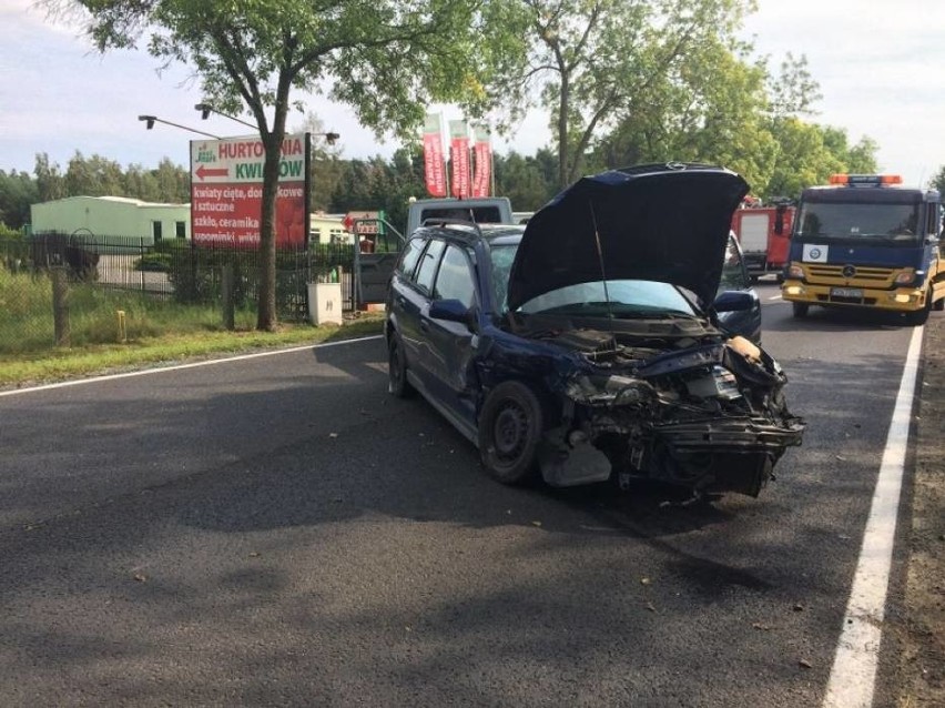 Wypadek koło Żychlina - cztery osoby ranne, w tym małe dziecko [ZDJĘCIA]