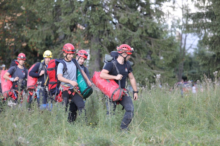 Tatry: Poszukania grotołazów w Jaskini Wielkiej Śnieżnej na razie nie przynoszą rezultatu