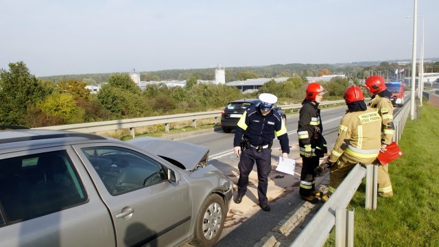 Dzisiaj (wtorek, 5.10. 2021 r.) przed godz. 15 doszło do kolizji na słupskiej obwodnicy. Nikt nie ucierpiał.