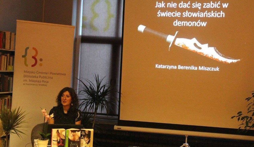 Pisarka Katarzyna Berenika Miszczuk gościła na spotkaniu...