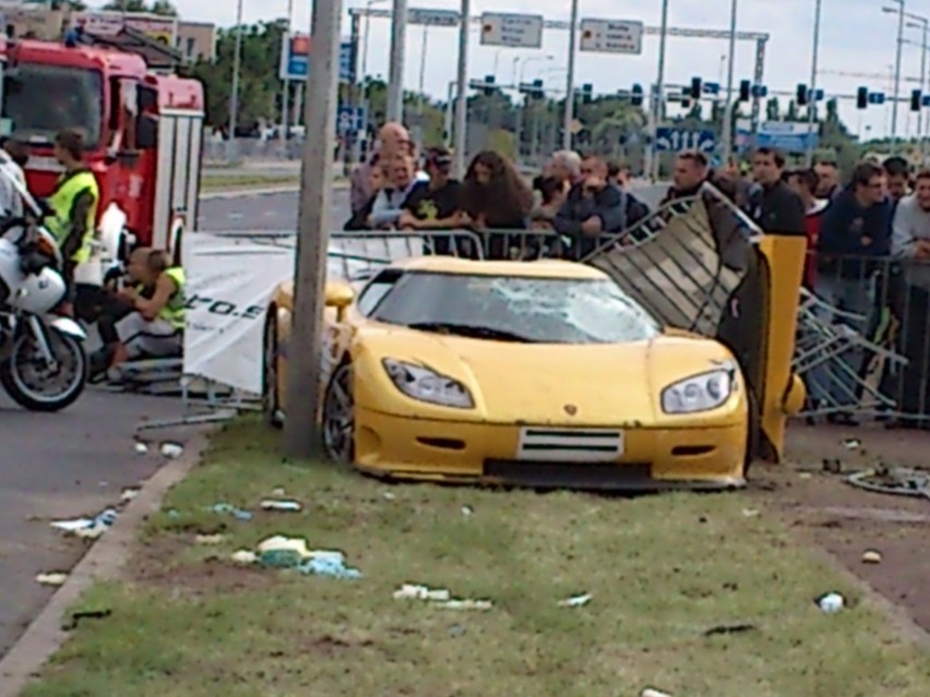Wypadek na Gran Turismo w Poznaniu