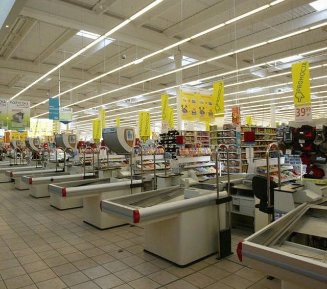 Pracownicy sanepidu podczas dwudniowych kontroli sprawdzili 107 marketów i supermarketów.