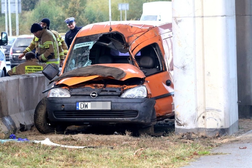 Kierowca samochodu  dostawczego z niewiadomych przyczyn...