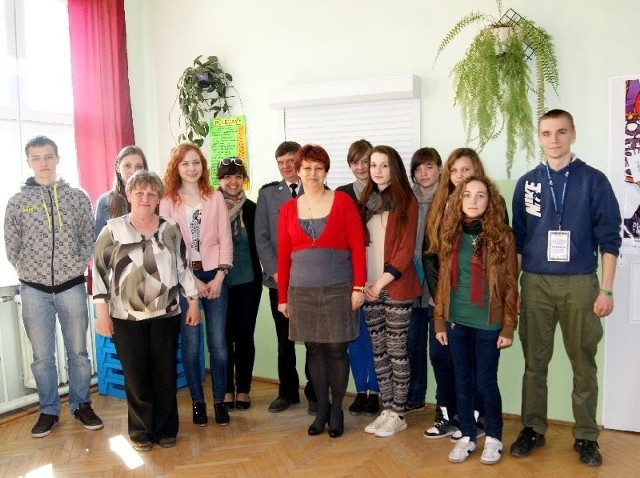 Szefowe miejskiego sztabu orkiestry Ilona Traczyk i Barbara Kurek dziękowały między innymi wolontariuszom ze 111 Artystycznej Drużyny harcerskiej. 