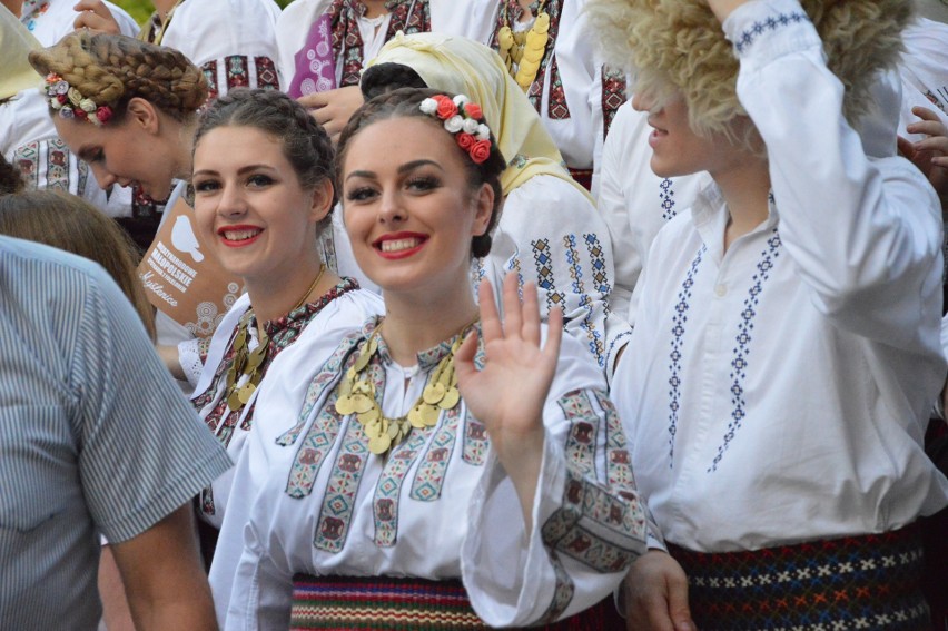 Śpiew i taniec wypełniły miasto. Festiwal udał się na piątkę!