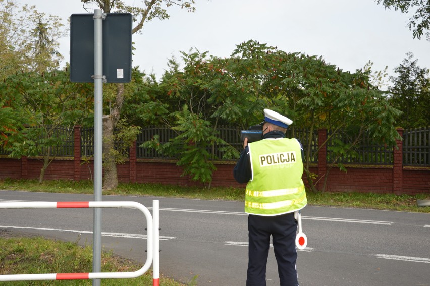 Skierniewice. Jak stracić 4 tysiące zł w ciągu 5 minut? Wystarczy jedno spotkanie z policjantami