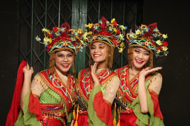 Dziewczyny z Indonezji na pewno zrobią furorę na festiwalu. Nie tylko dzięki olśniewającej urodzie i wdziękowi...