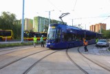 Historyczna chwila we Wrocławiu. Na ul. Rogowskiej po raz pierwszy pojawił się tramwaj. Kiedy otwarcie TAT na Nowy Dwór?