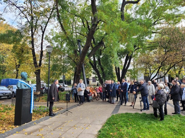 Odsłonięcie popiersia artysty na Placu im. Teodora Axentowicza