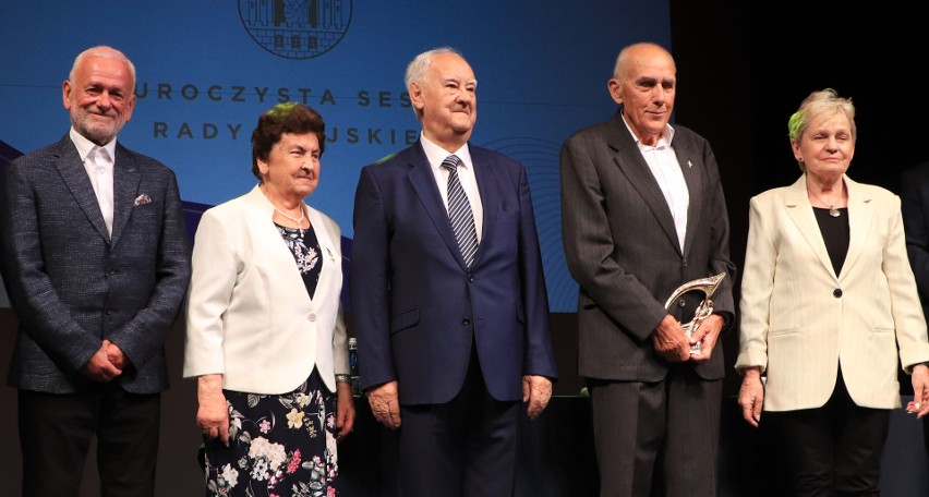 Laureaci Nagrody Flisaka: Zbigniew Tucholski (od lewej),...