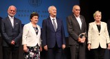 Pięcioro zasłużonych mieszkańców Grudziądza otrzymało Nagrodę Flisaka podczas uroczystej sesji w teatrze [zdjęcia]