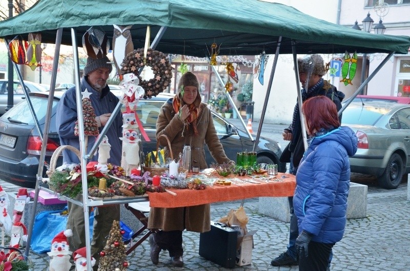 Na kiermaszu prezentuje się ok. 40 wystawców oferujących...