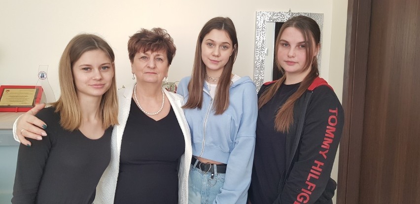 Daria, Natalia, Ania - pochodzące z Ukrainy uczennice...