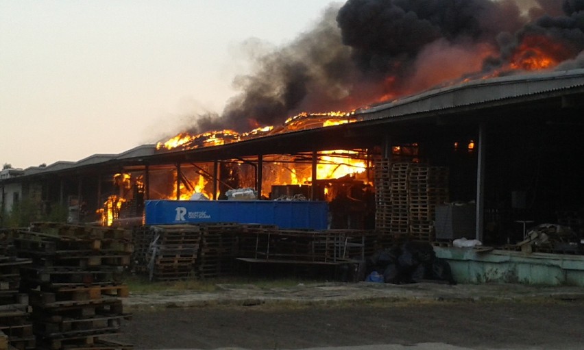 Pożar hali w Zawierciu