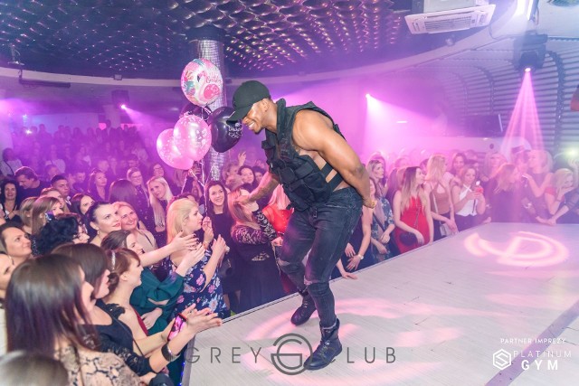 Tak bawiliście się w Grey Clubie w Szczecinie w 2019 r. Mamy dla Was przegląd zdjęć z imprez w tym lokalu. Byliście na którejś? Może znajdziecie się na fotkach. Autor zdjęć portal: Fl4shb4ck.pl