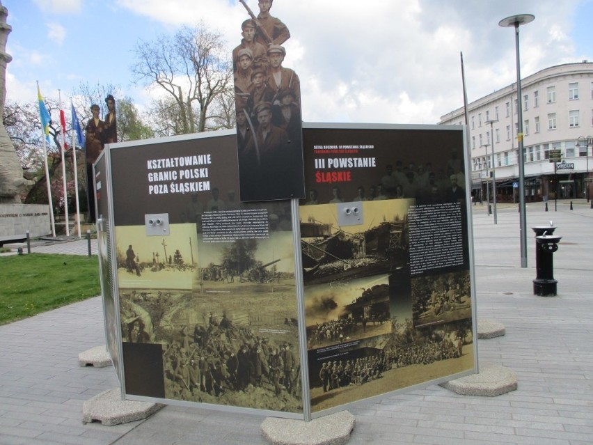 Wystawa z okazji 100. rocznicy III powstania śląskiego na ul. Krakowskiej w Opolu 