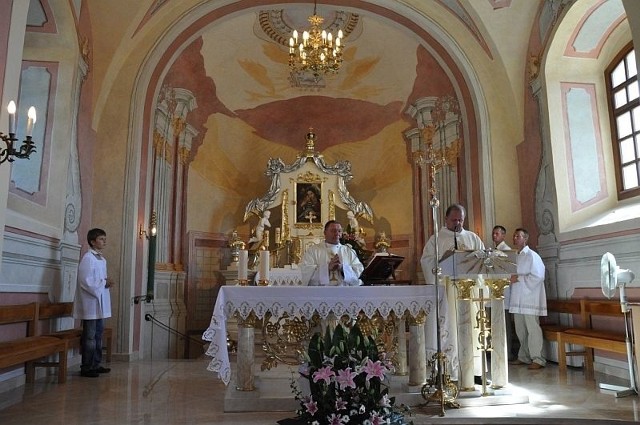 W niedzielę, podczas mszy świętej, odprawianej w pięknej scenerii odnowionego wnętrza kościoła Świętej Anny w Końskich, podziękowano tym, którzy pomogli w konserwacji XVIII-wiecznych fresków.