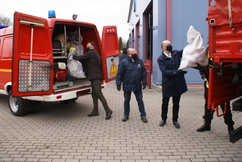 Do pięciuset najbardziej potrzebujących mieszkańców powiatu...