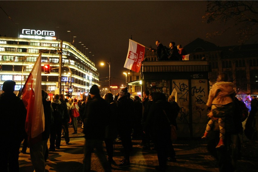 W marszu narodowców we Wrocławiu uczestniczyło ok. 8 tys....