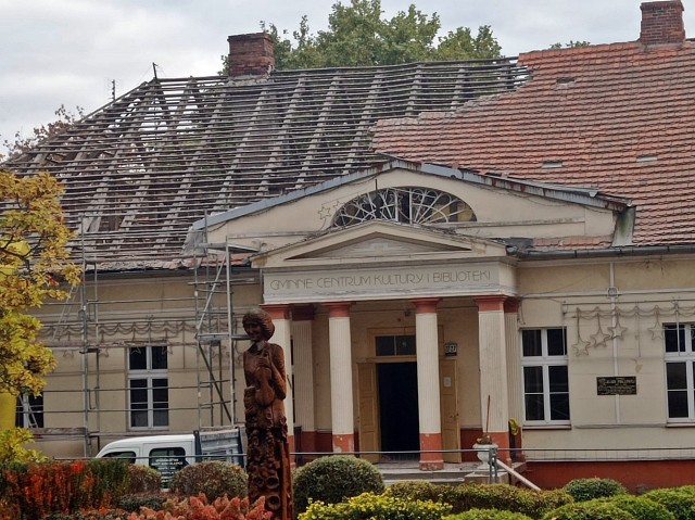Jesienią rozpoczął się długo oczekiwany remont Gminnego Centrum Kultury i Biblioteki w Kcyni