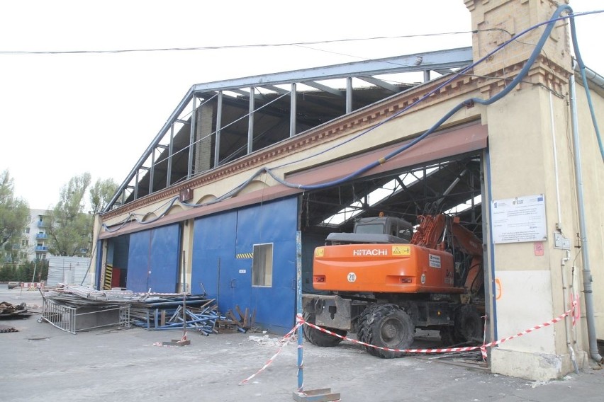 Wrocław: Burzą starą zajezdnię przy Grabiszyńskiej. Powstanie tu centrum historii miasta (ZDJĘCIA)