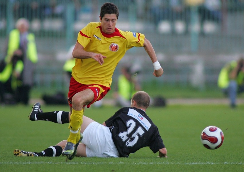 Do Znicza Robert Lewandowski trafił z rezerw Legii Warszawa....