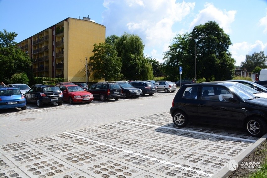 Nowe parkingi powstały w dąbrowskiej dzielnicy Gołonóg...