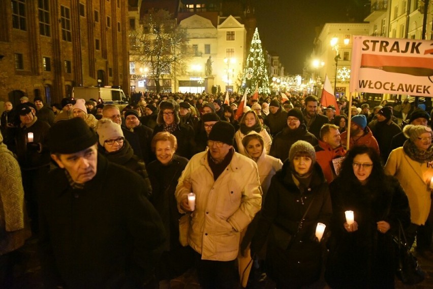 Komitet Obrony Demokracji w Toruniu włączył się dziś w...