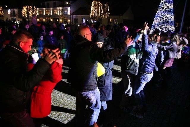 W tym roku musimy zapomnieć o hucznym żegnaniu starego roku. To będzie inny Sylwester niż wszystkie. Nie odbędzie się impreza na placu Zygmunta Starego. Przypominamy, jak bawiliście się razem podczas wcześniejszych Sylwestrów.