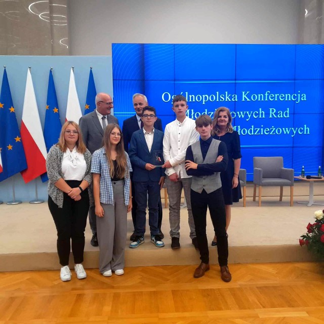 Grupa z Zaklikowa na II Ogólnopolskiej Konferencji Rad Młodzieżowych oraz Sejmików