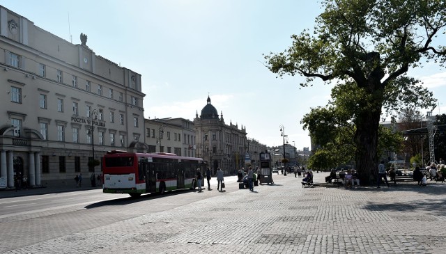 Plac Litewski miał być przebudowany do końca 2014 r., później w 2015. Teraz jest mowa o 2017 roku