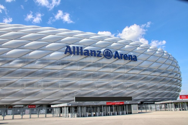 Stadion Allianz Arena, na którym swoje mecze rozgrywa broniący trofeum Bayern Monachium