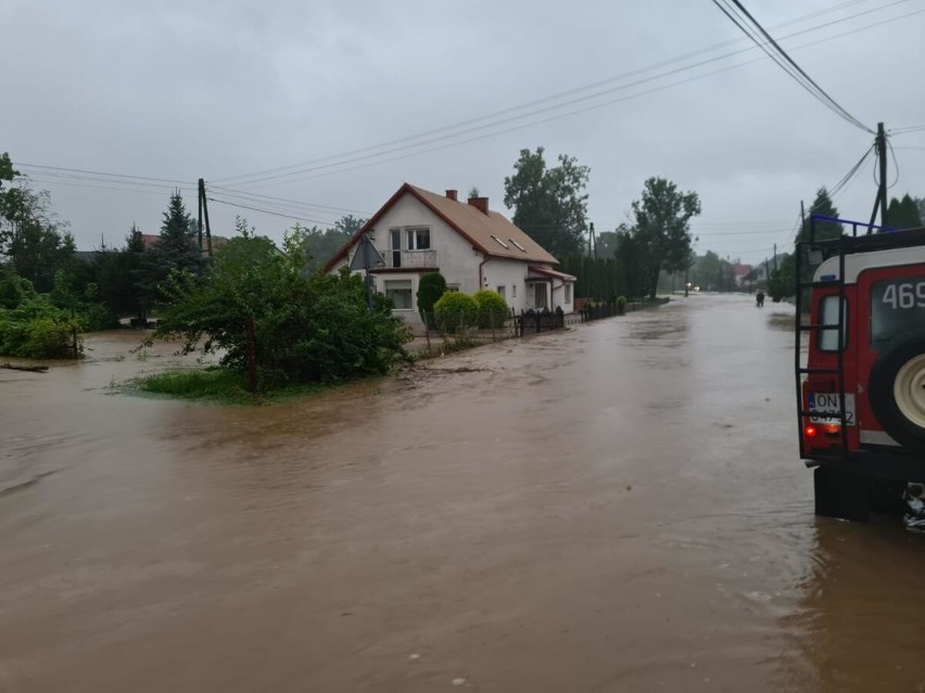 144 interwencje strażaków po intensywnych opadach deszczu na Opolszczyźnie we wtorek