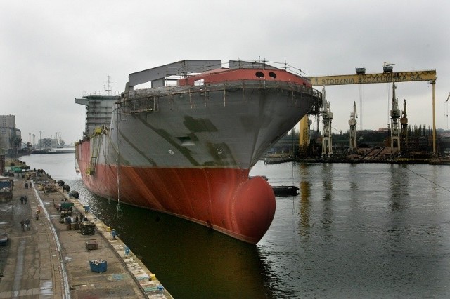 Dokończenie budowy kontenerowca, to praca dla wielu ludzi, także byłych pracowników Stoczni Szczecińskiej Nowa.